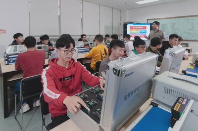 就業(yè)率超94%，華為工程師來當(dāng)老師，成都東軟單招第一年，請別錯過教育科技與技術(shù)開發(fā)