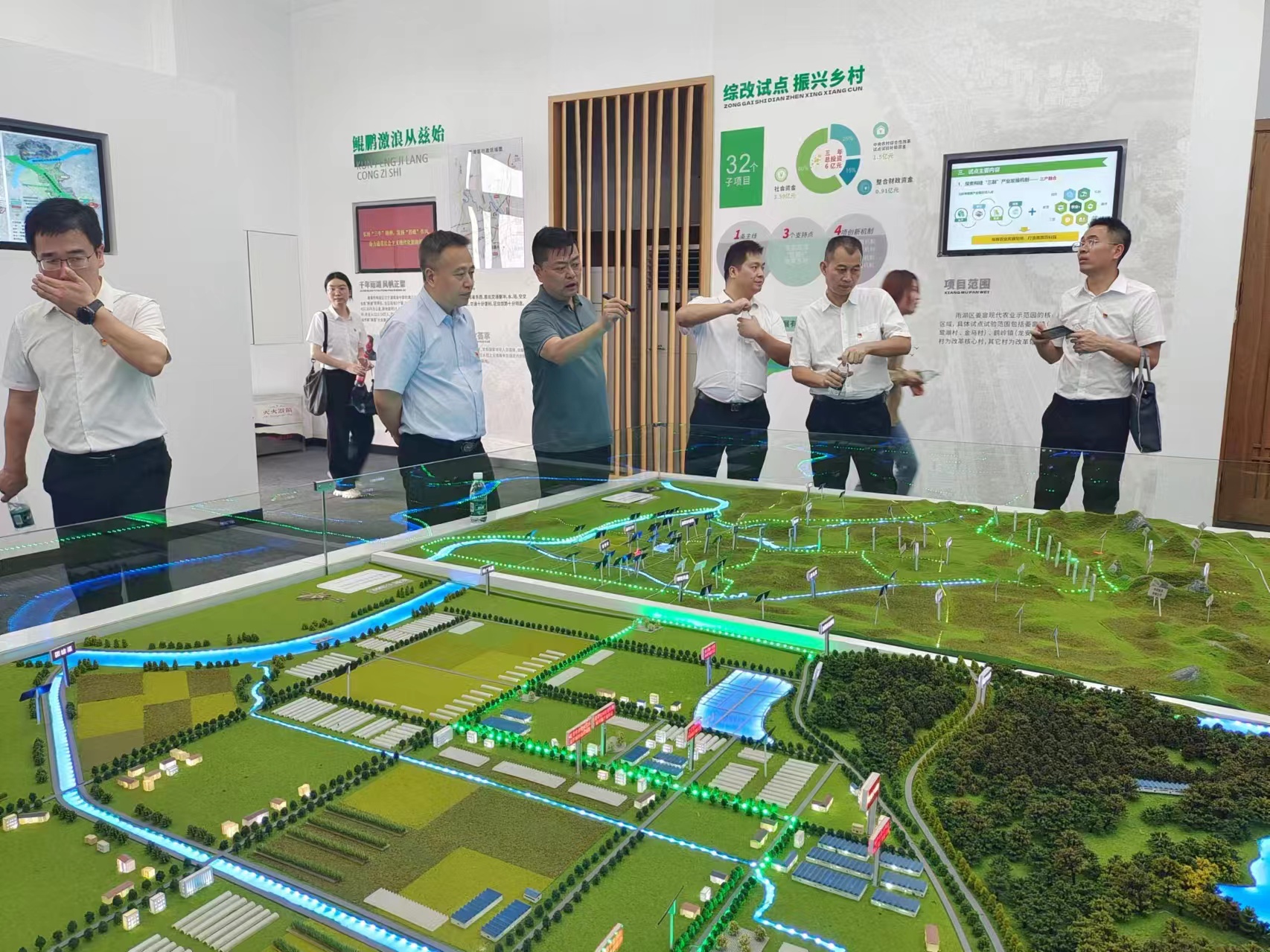 科技服務(wù)助力鄉(xiāng)村振興 湖南省農(nóng)業(yè)科研機(jī)構(gòu)聯(lián)合政府部門(mén)赴雨湖區(qū)開(kāi)展科技服務(wù)與教育技術(shù)開(kāi)發(fā)