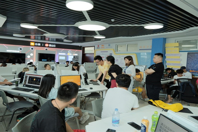 信息工程技術(shù)學院校企聯(lián)合開展專業(yè)實訓，推動教育科技技術(shù)開發(fā)